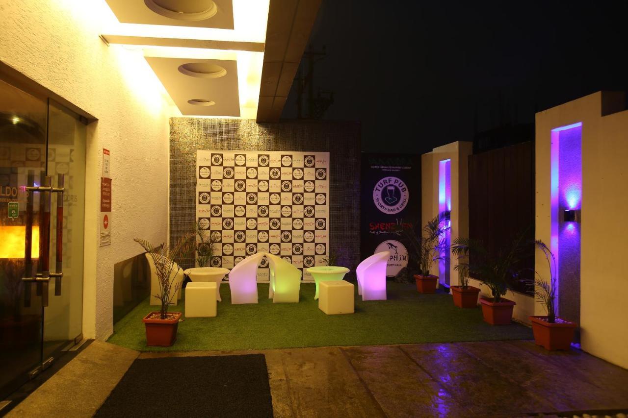 The Bentley Seaside Boutique Hotel Chennai Exterior foto