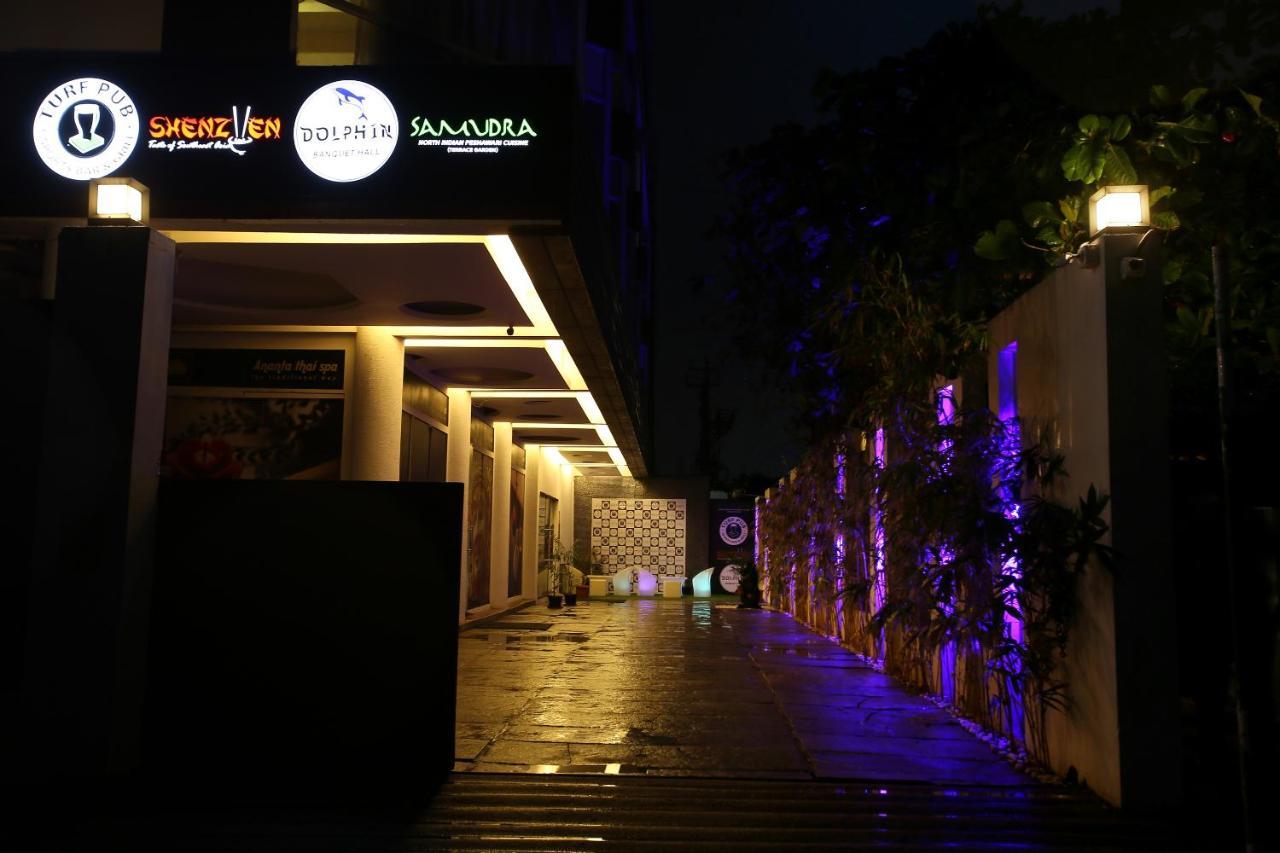 The Bentley Seaside Boutique Hotel Chennai Exterior foto
